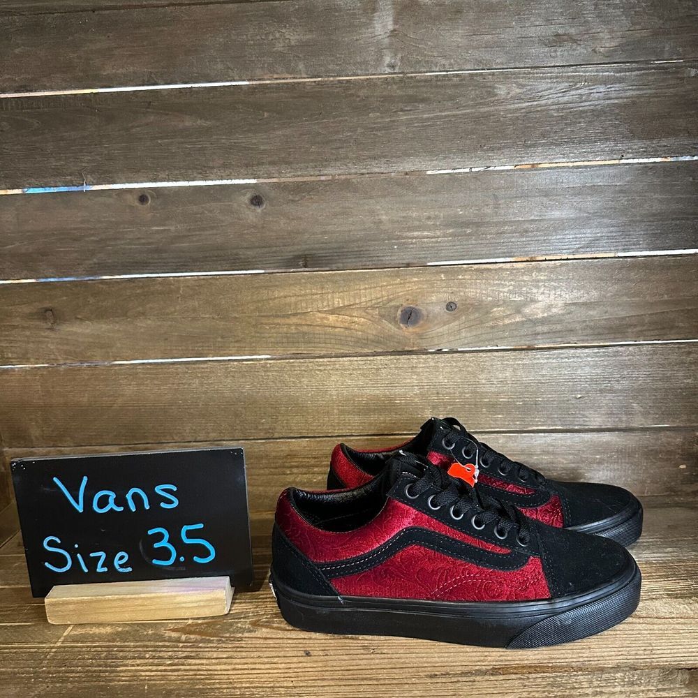 New NWOB Womens Vans Old Skool Black Red Velvet Skate Sneakers Shoes Size 5 M